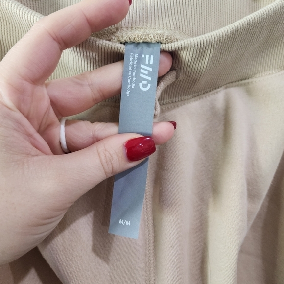 FWD Forward With Design Core All Year Shorts Irish Cream Tan nwt - Picture 5 of 7